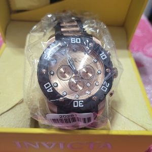 Invicta Mens Watch Black and Gold